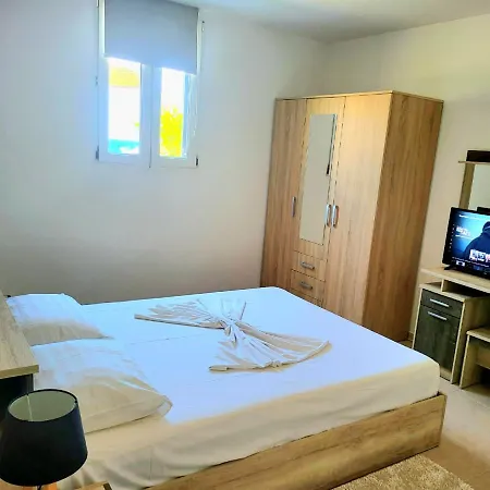 Helios - Of Rhodes Lakhania